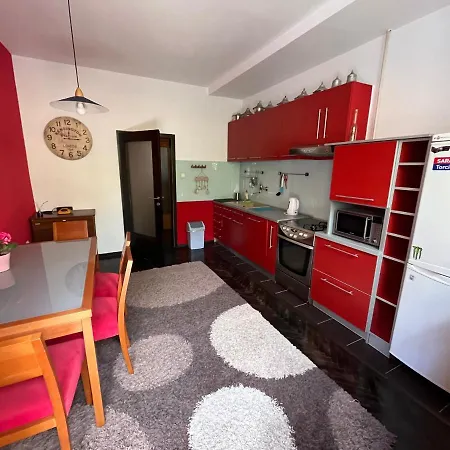 Vila Sport, Garden With Terace And Parking Appartamento *