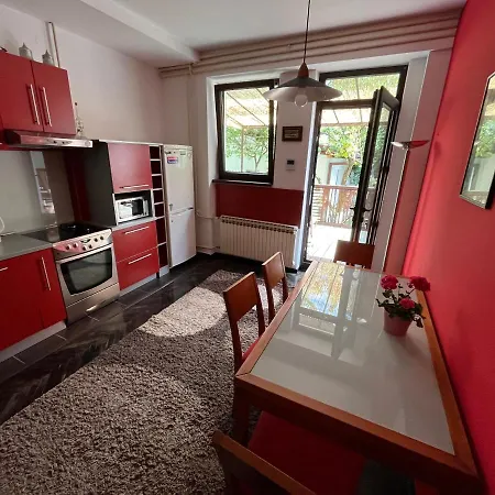 Apartman Vila Sport, Garden With Terace And Parking Szarajevó